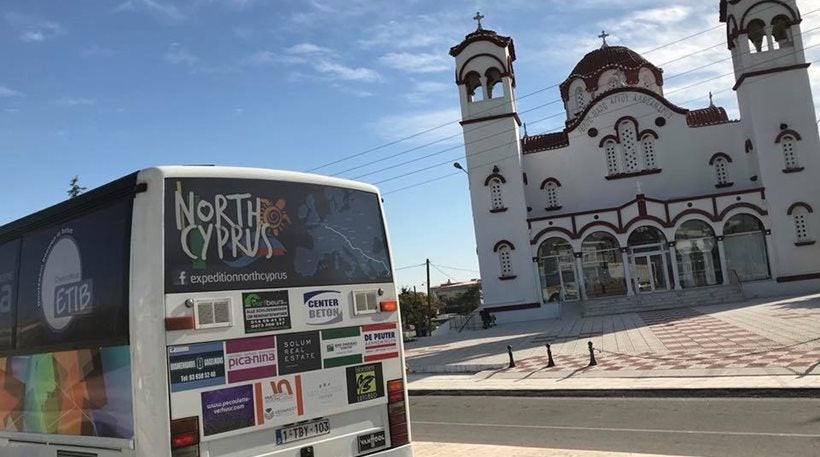 Toυρκικό λεωφορείο με την προκλητική επιγραφή «Νorth Cyprus» διέσχισε ανενόχλητο τη Βόρεια Ελλάδα -Εικόνες